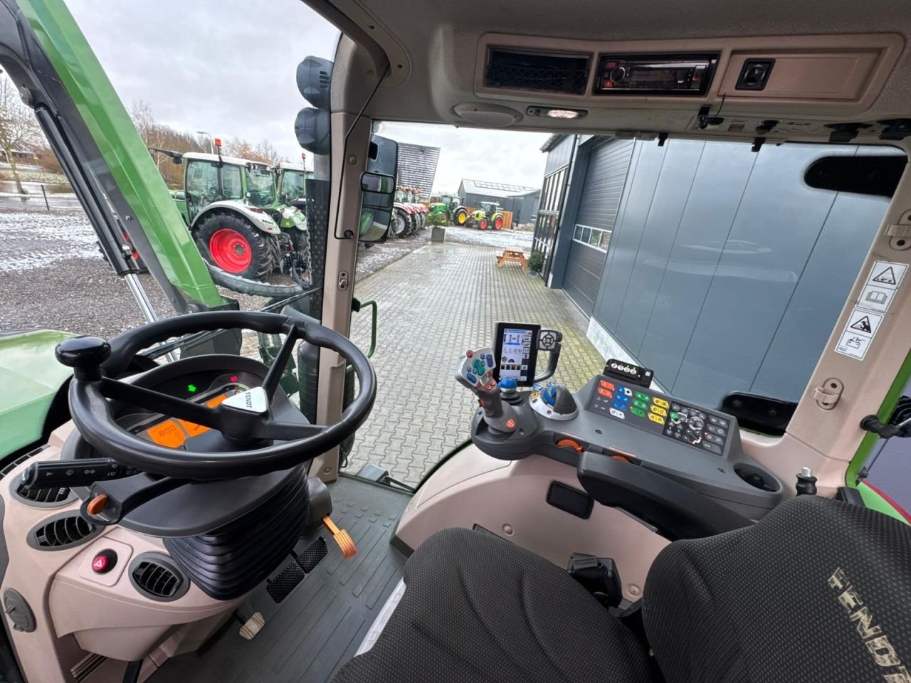 Traktor от тип Fendt 313 Vario Profiplus, Gebrauchtmaschine в Daarle (Снимка 11)