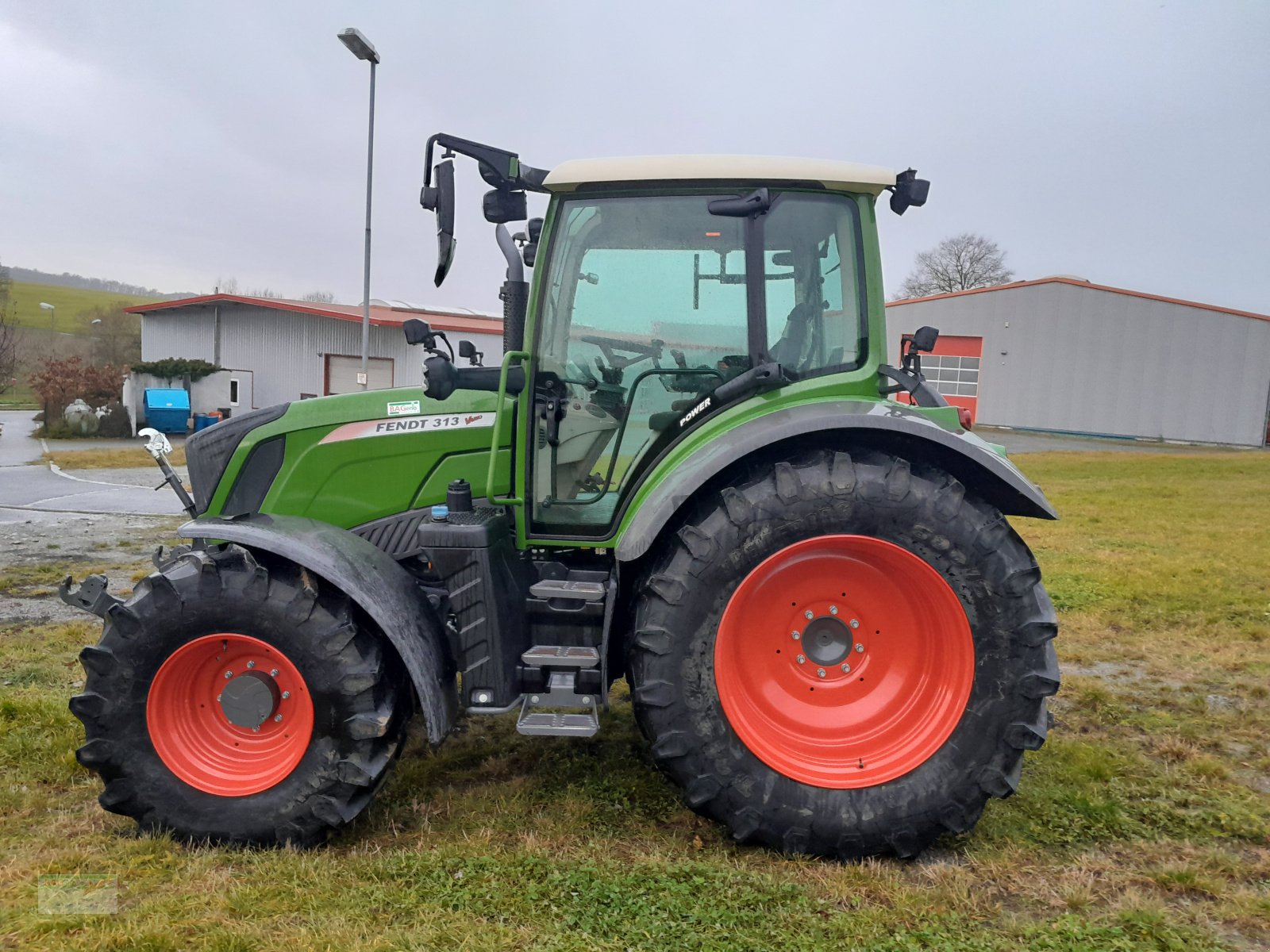 Traktor des Typs Fendt 313 Vario, Gebrauchtmaschine in Ingelfingen-Stachenhausen (Bild 3)