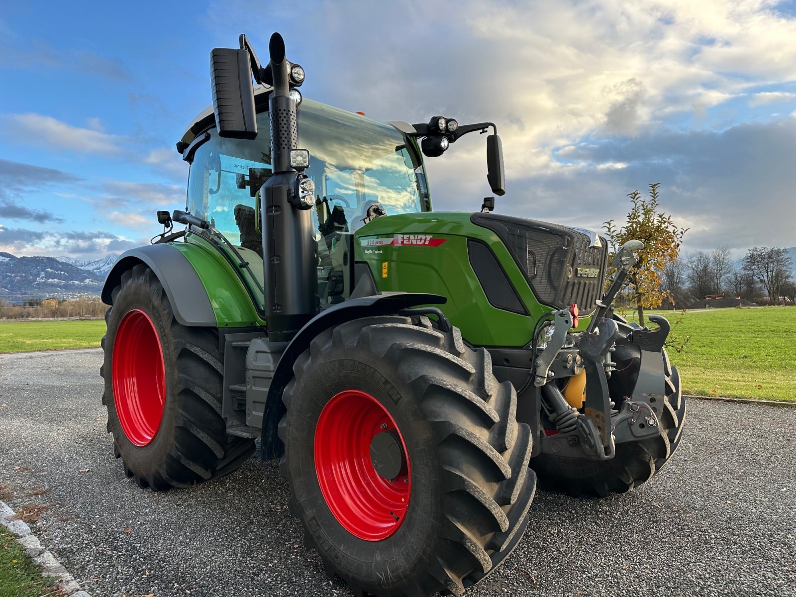 Traktor des Typs Fendt 314 Profi Plus mit RTK Trimble Section Control Teach in Headland, Gebrauchtmaschine in Rankweil (Bild 9)