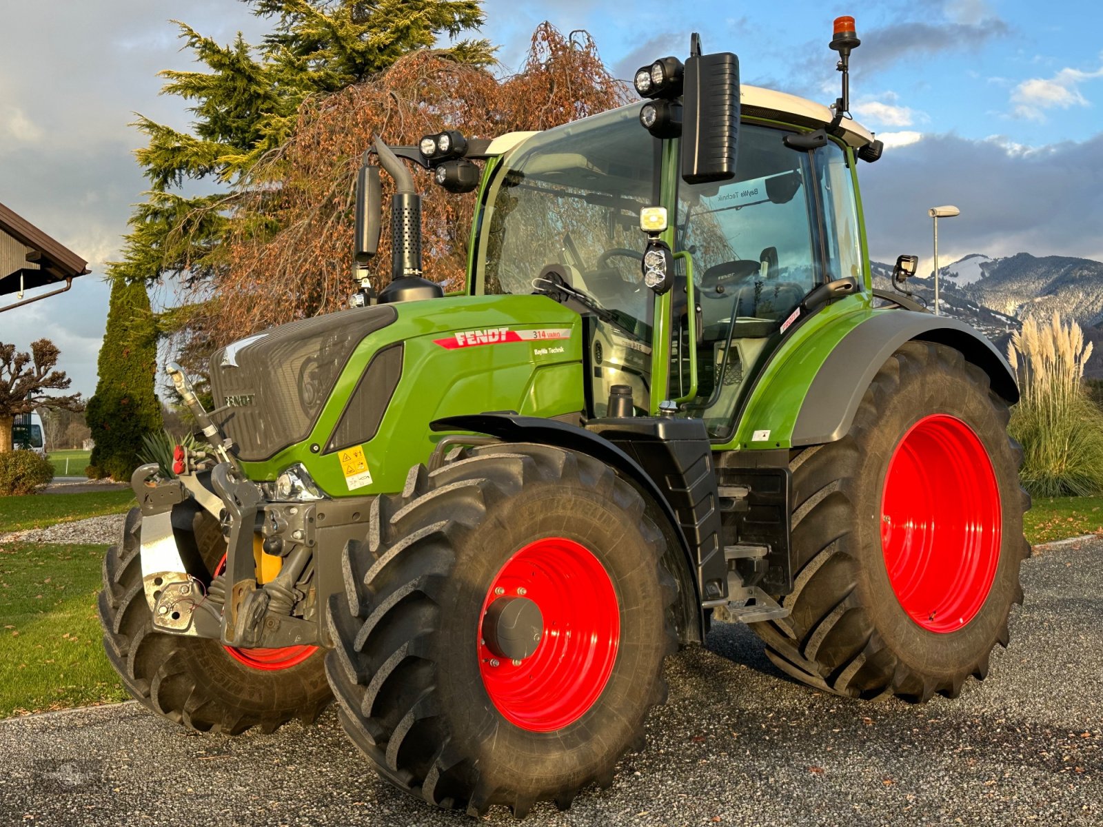 Traktor des Typs Fendt 314 Profi Plus mit RTK Trimble Section Control Teach in Headland, Gebrauchtmaschine in Rankweil (Bild 17)
