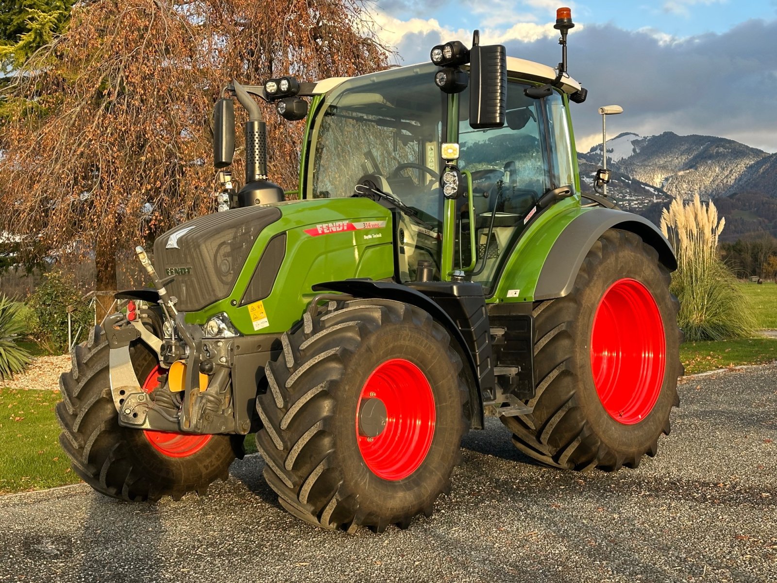 Traktor des Typs Fendt 314 Profi Plus mit RTK Trimble Section Control Teach in Headland, Gebrauchtmaschine in Rankweil (Bild 18)