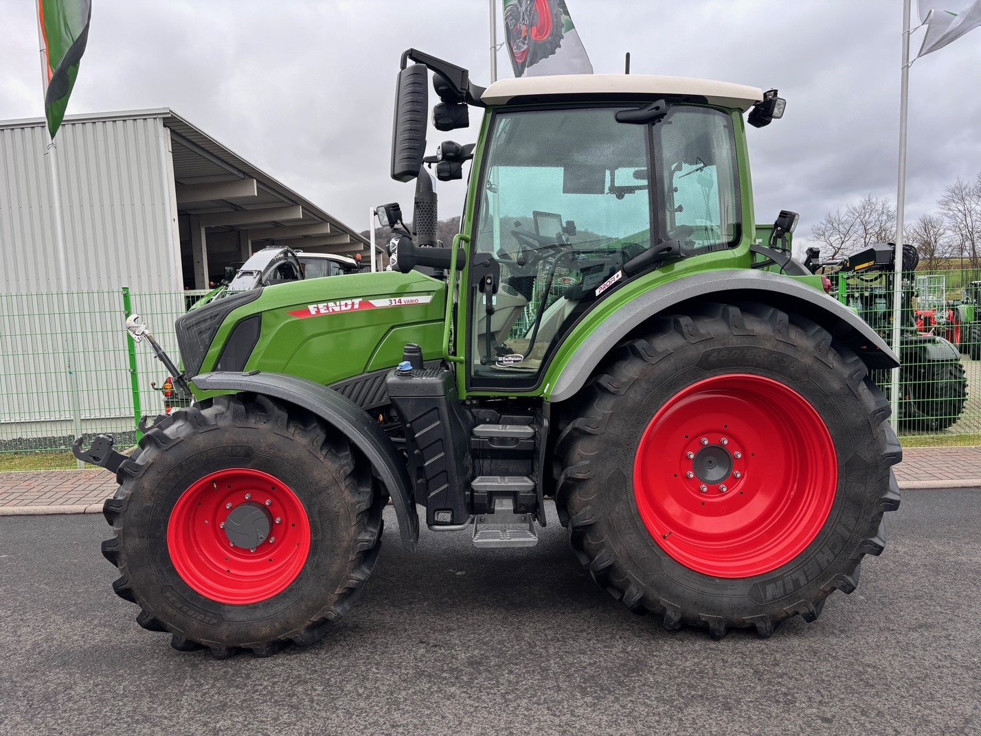 Traktor des Typs Fendt 314 Vario Gen4 Profi+ Setting2, Gebrauchtmaschine in Petersberg (Bild 2)