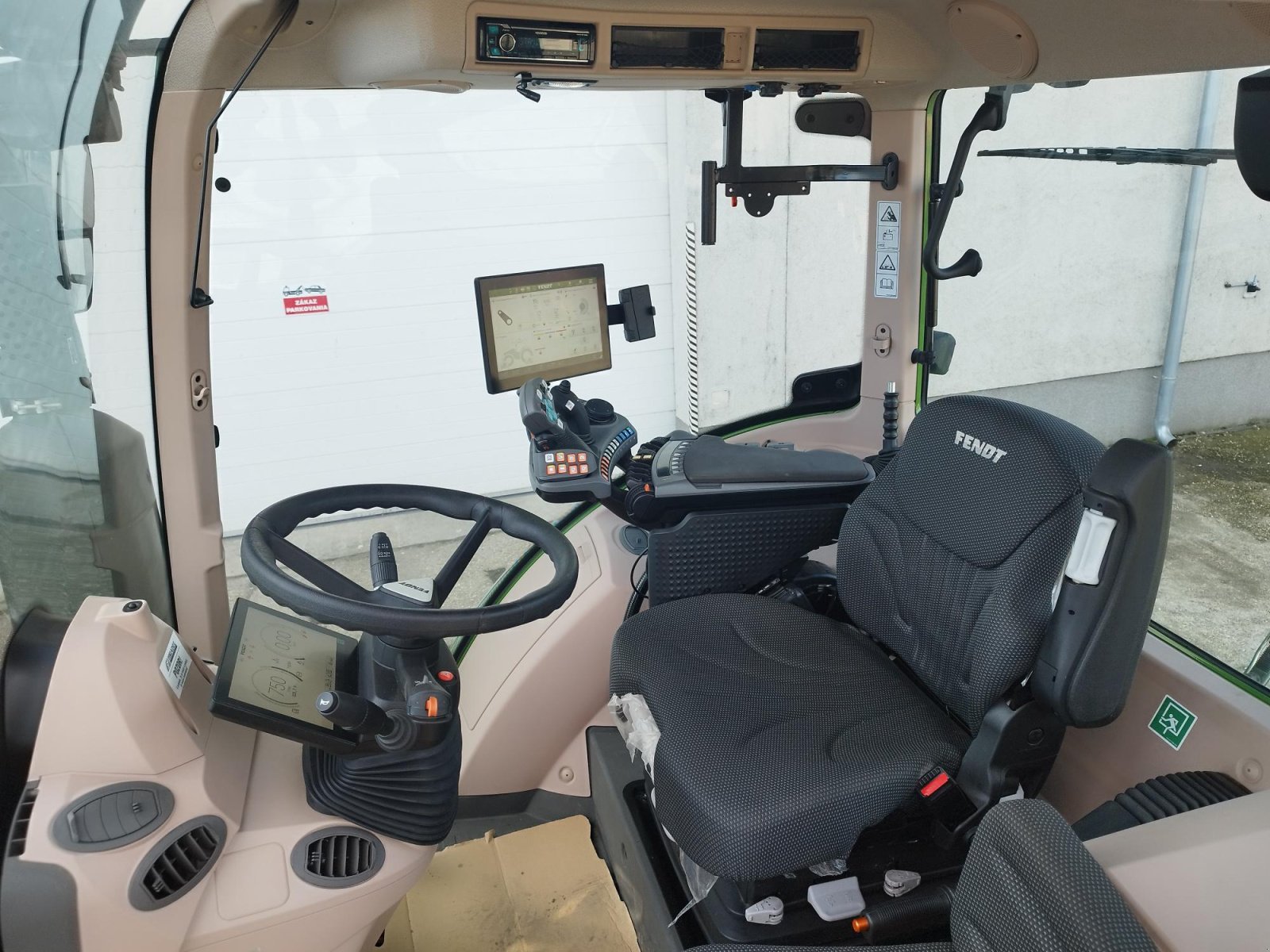 Traktor типа Fendt 314 Vario ProfiPlus, Gebrauchtmaschine в Zlatná na Ostrove (Фотография 6)