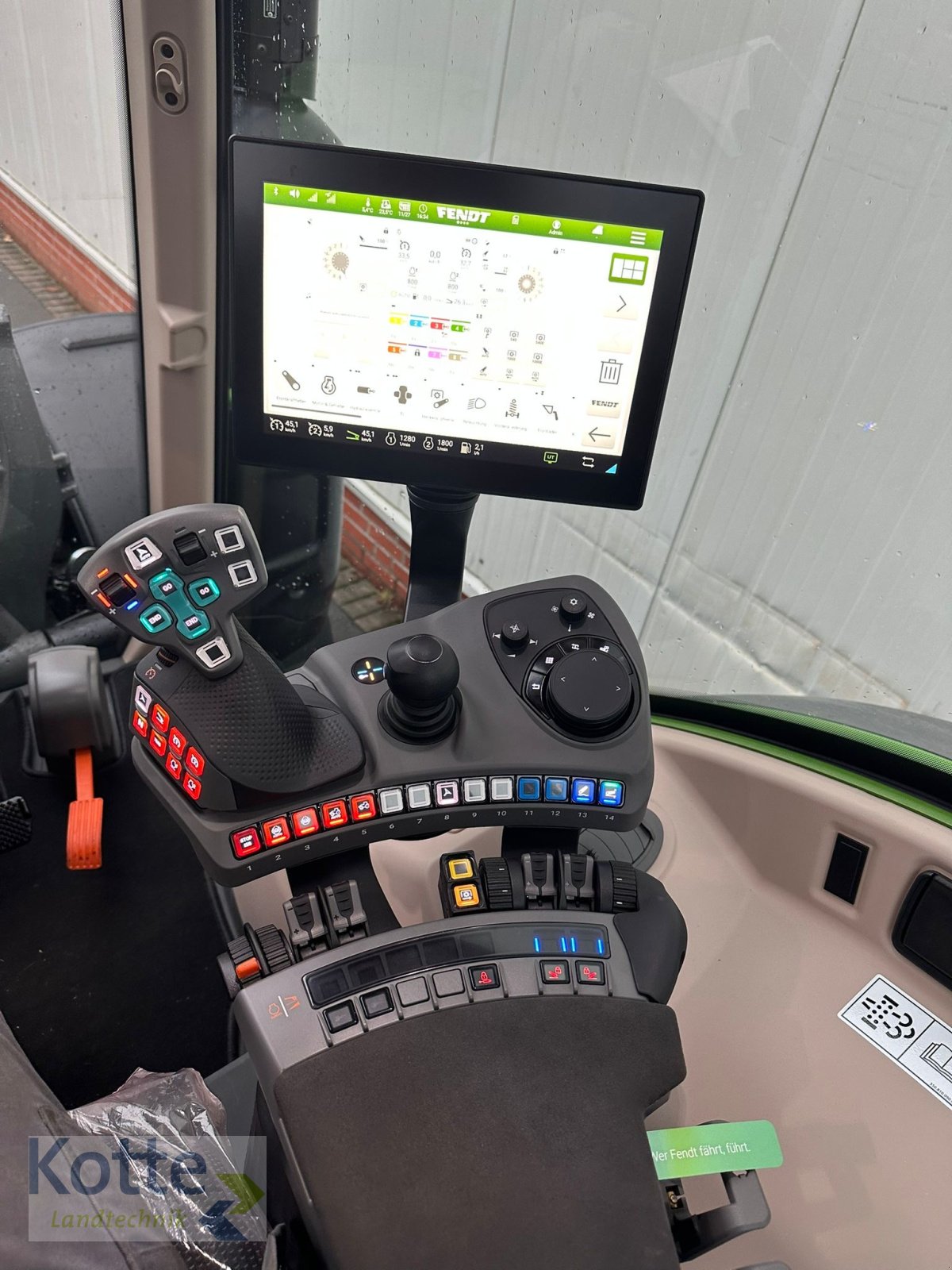 Traktor des Typs Fendt 314 Vario ProfiPlus, Neumaschine in Rieste (Bild 11)