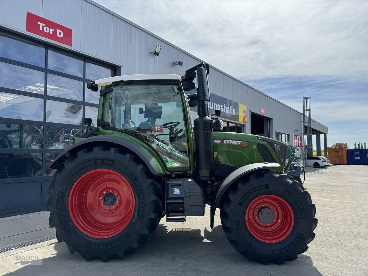 Traktor of the type Fendt 314 Vario, Neumaschine in Burgkirchen (Picture 4)