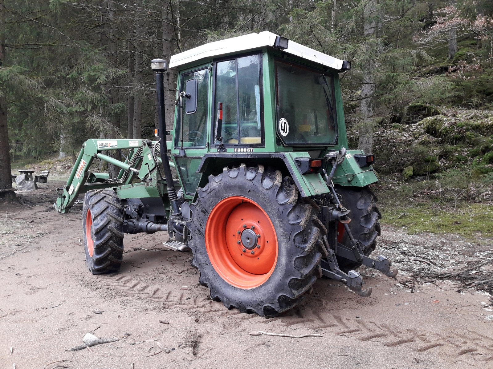 Traktor des Typs Fendt 380 GTA, Gebrauchtmaschine in Böbrach (Bild 5)