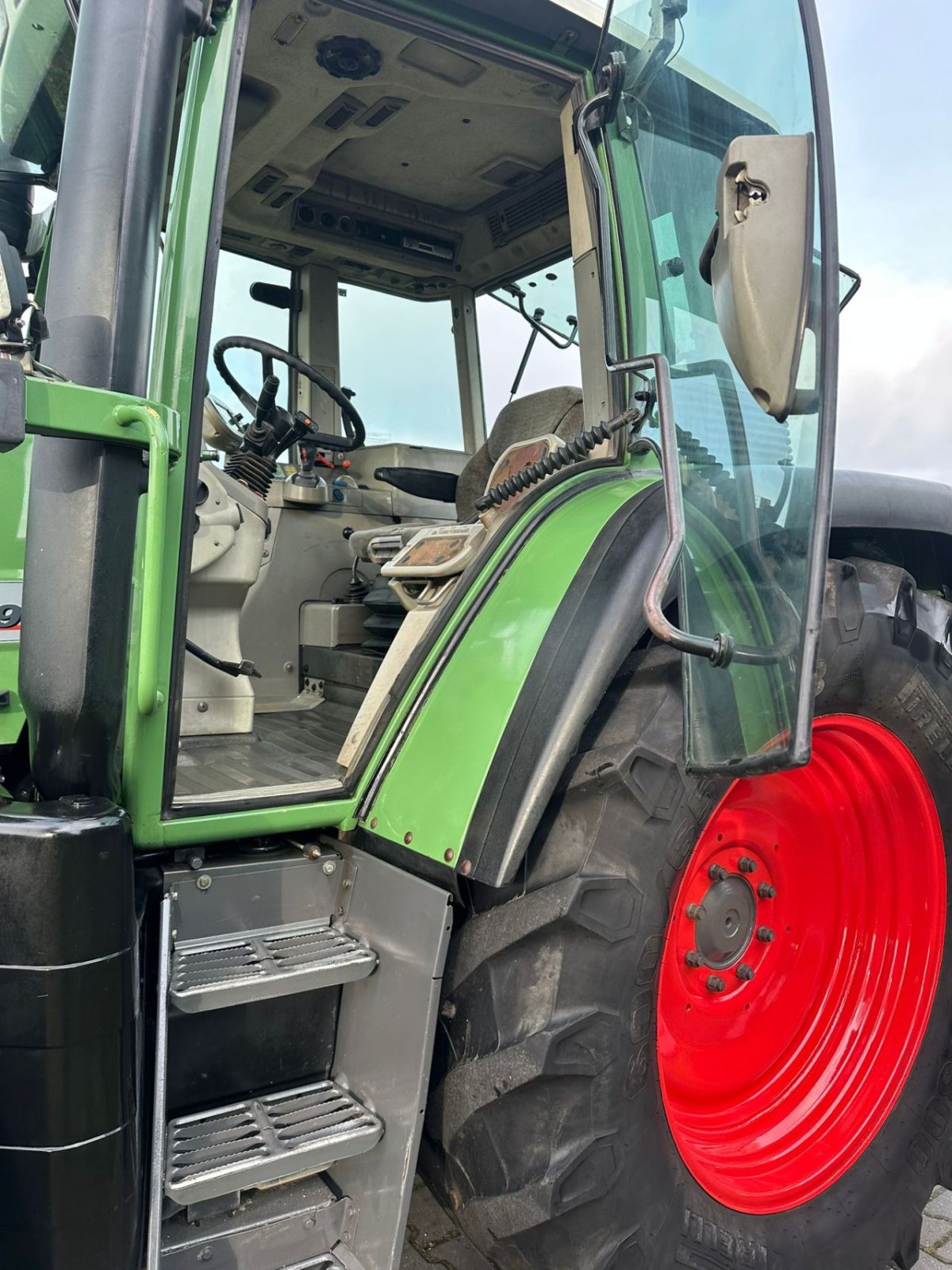 Traktor des Typs Fendt 409 Vario, Gebrauchtmaschine in zwolle (Bild 4)