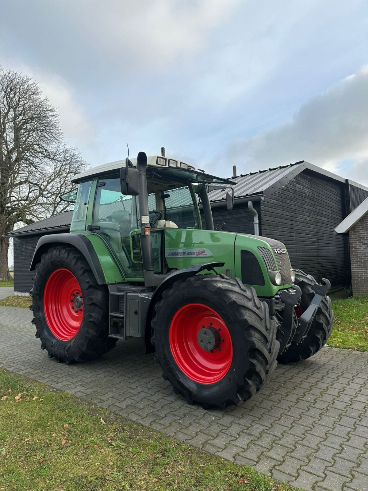 Traktor des Typs Fendt 409 Vario, Gebrauchtmaschine in zwolle (Bild 2)