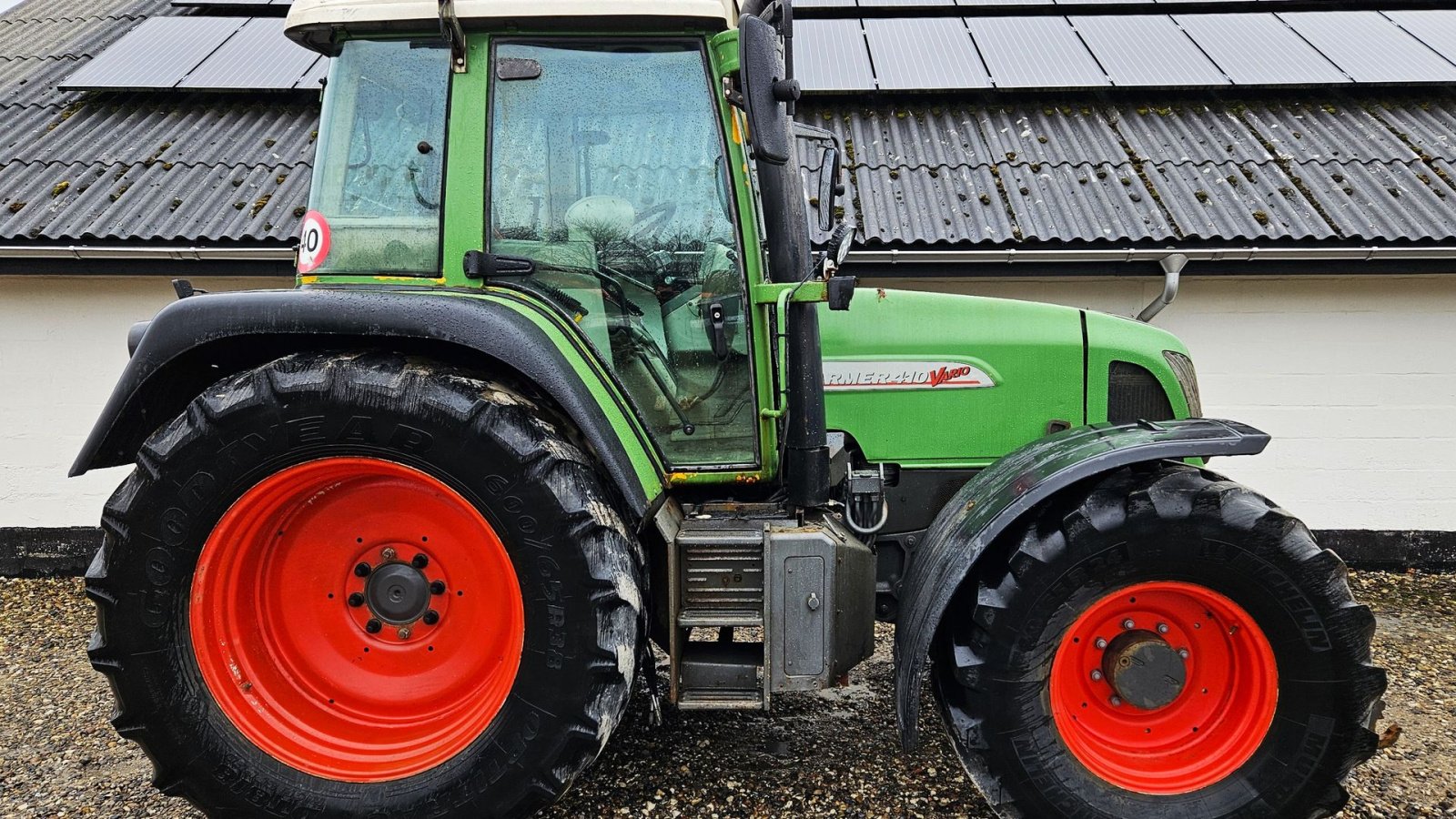 Traktor a típus Fendt 410 / Farmer 410 Vario med Frontlift / Hitch / 12.500 timer, Gebrauchtmaschine ekkor: Arden (Kép 1)