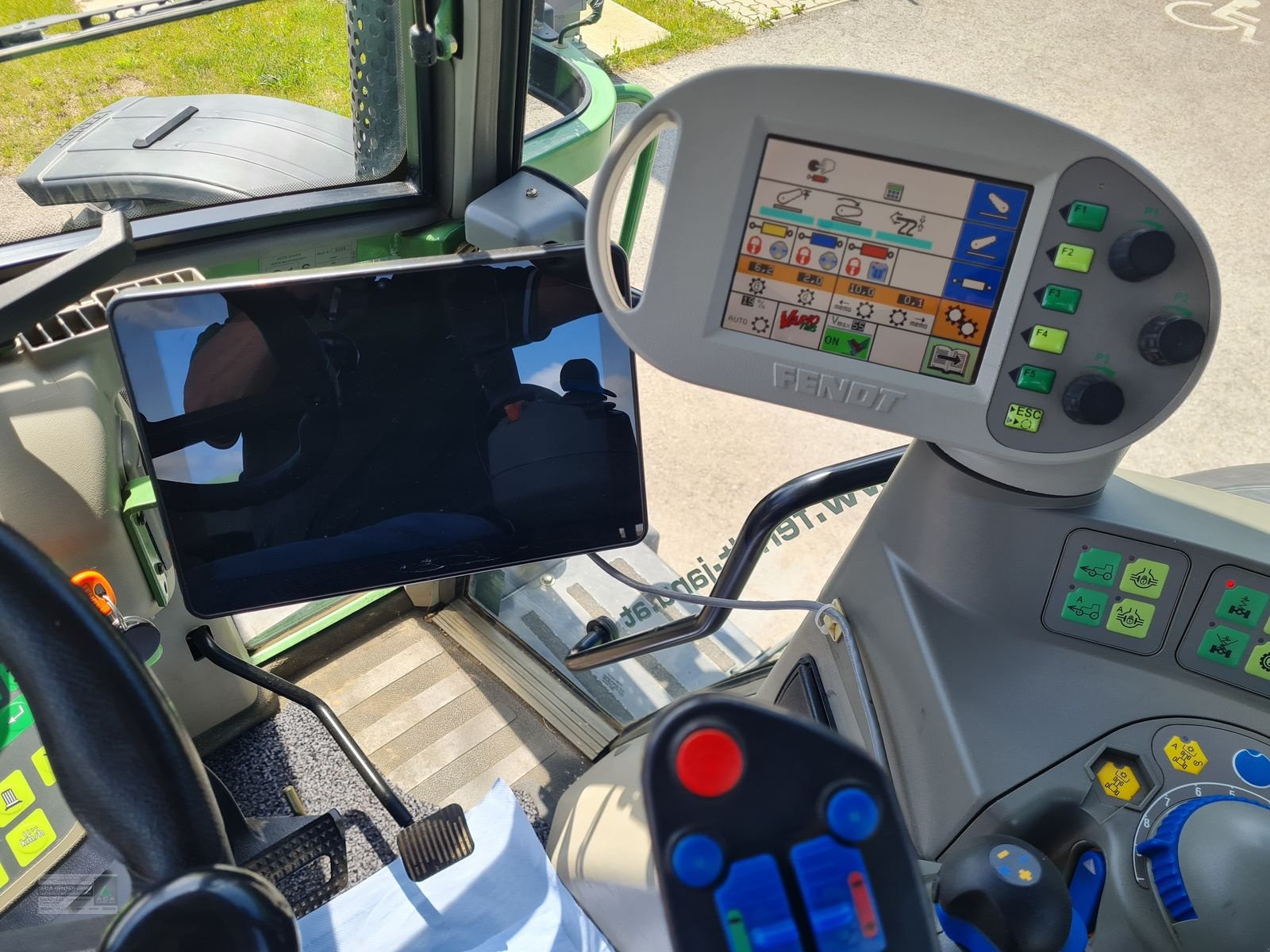 Traktor типа Fendt 411 Vario, Gebrauchtmaschine в Gerasdorf (Фотография 9)