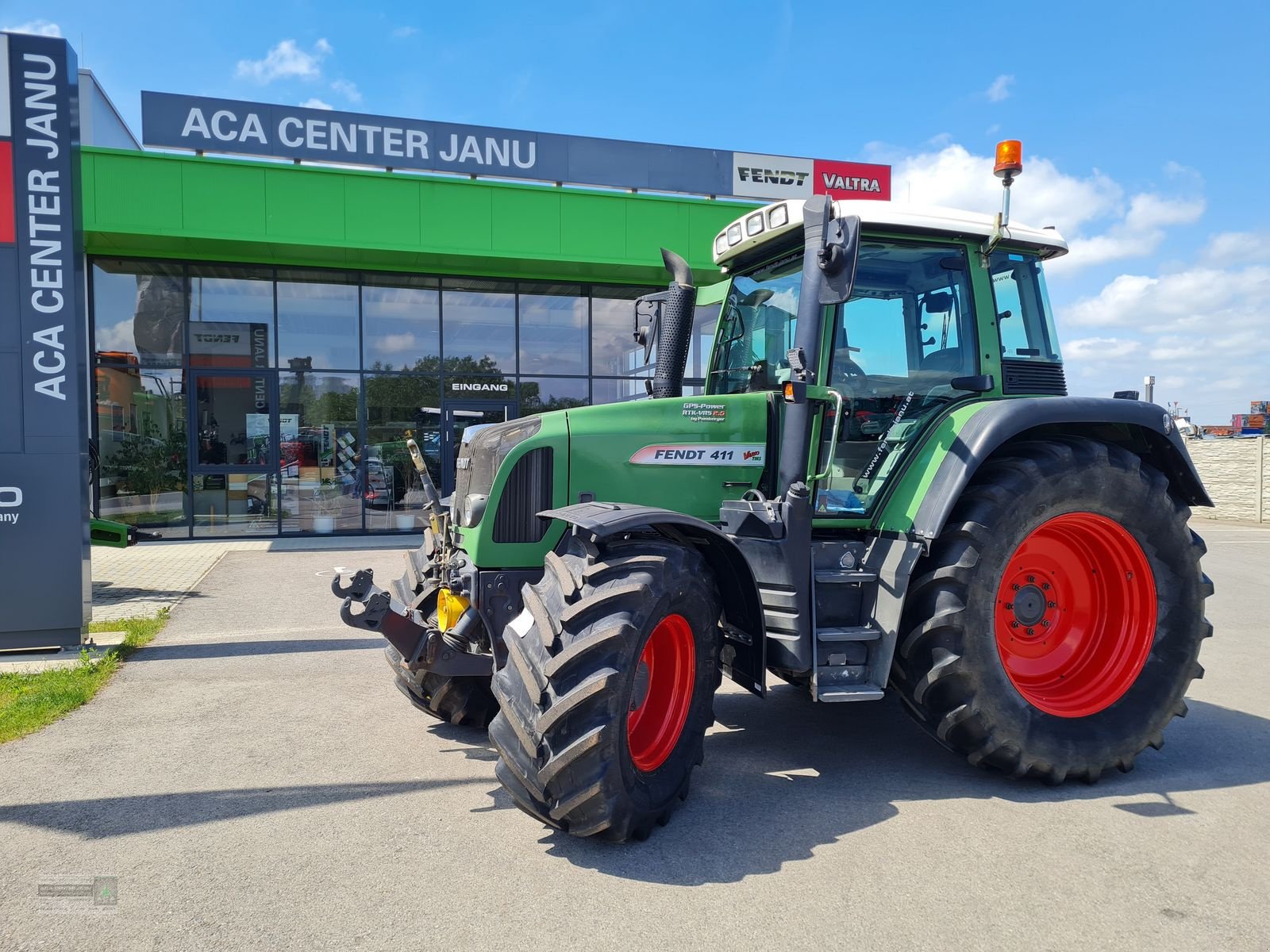 Traktor типа Fendt 411 Vario, Gebrauchtmaschine в Gerasdorf (Фотография 1)