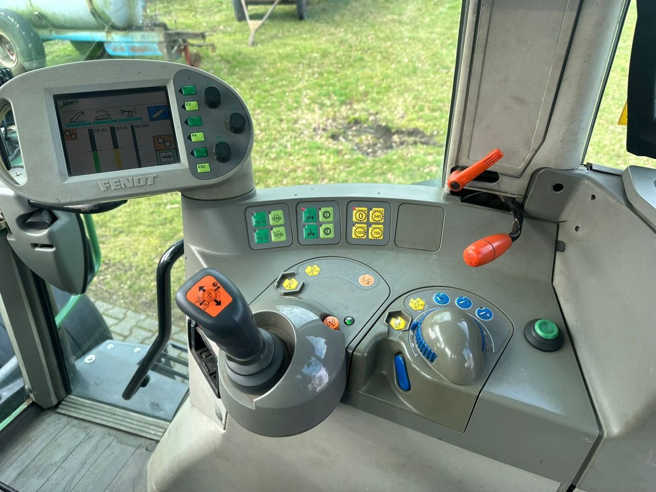 Traktor typu Fendt 411 Vario, Gebrauchtmaschine w zwolle (Zdjęcie 6)