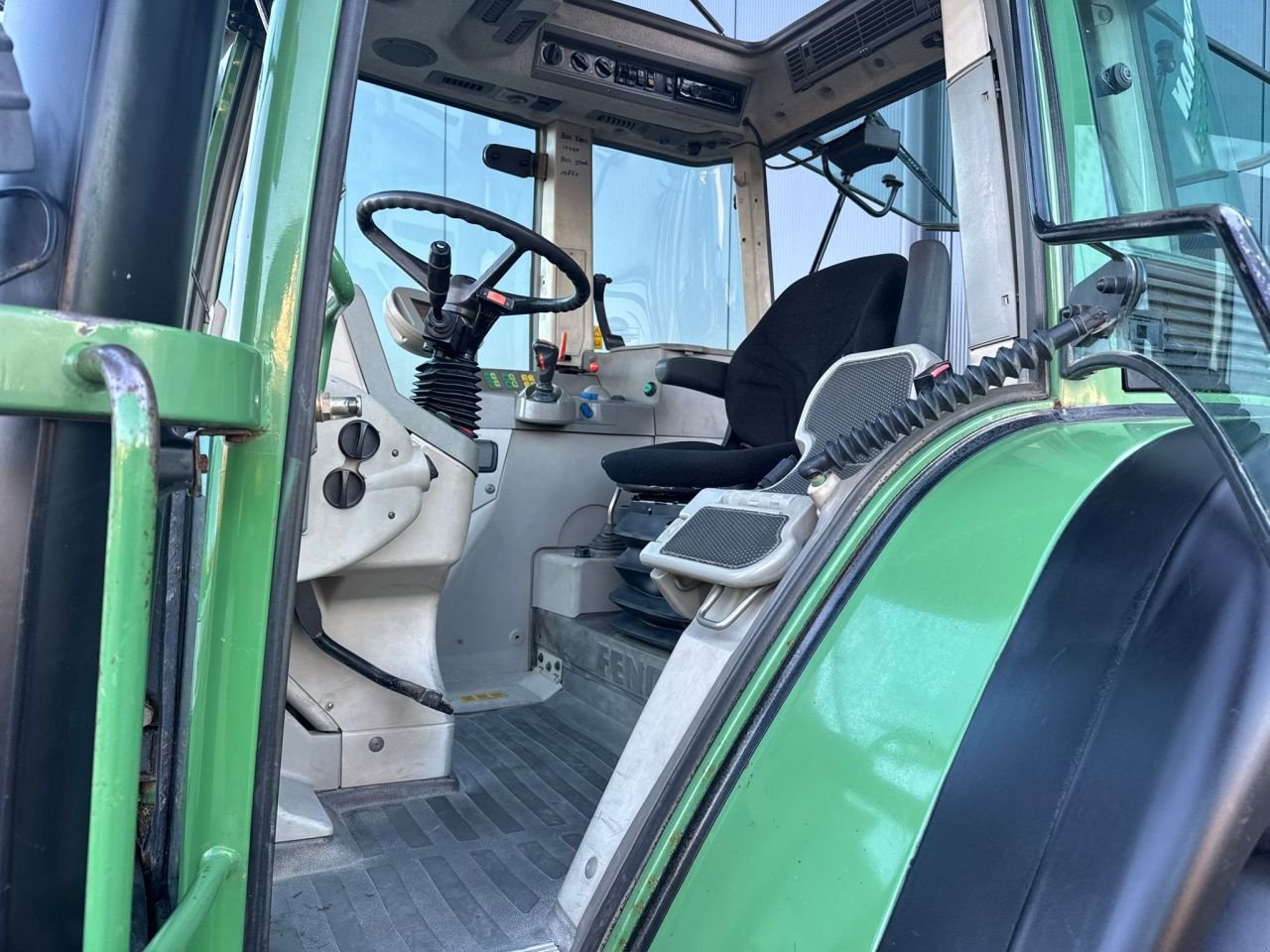 Traktor типа Fendt 411 Vario, Gebrauchtmaschine в Daarle (Фотография 8)