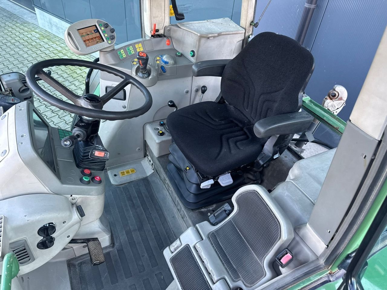 Traktor типа Fendt 411 Vario, Gebrauchtmaschine в Daarle (Фотография 9)