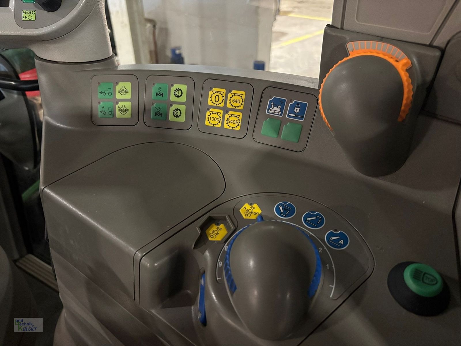 Traktor typu Fendt 412 Vario mit ** NEUEM MOTOR **, Gebrauchtmaschine v Deutsch-Wagram (Obrázek 17)