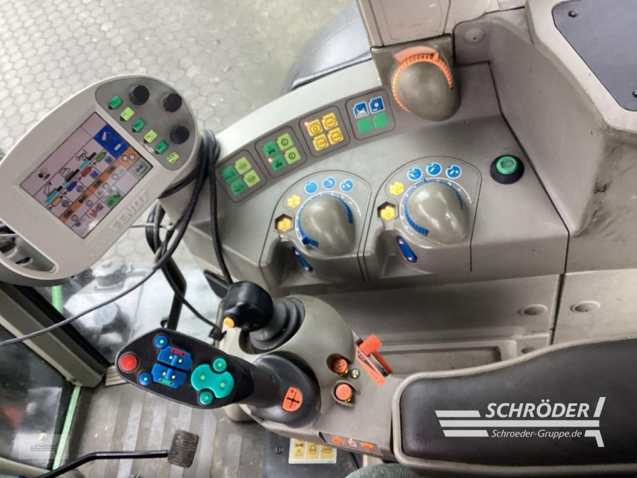 Traktor van het type Fendt 412 VARIO TMS, Gebrauchtmaschine in Norden (Foto 15)