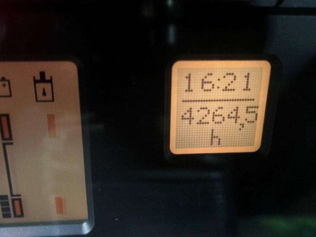 Traktor des Typs Fendt 412 Vario, Gebrauchtmaschine in Hapert (Bild 2)