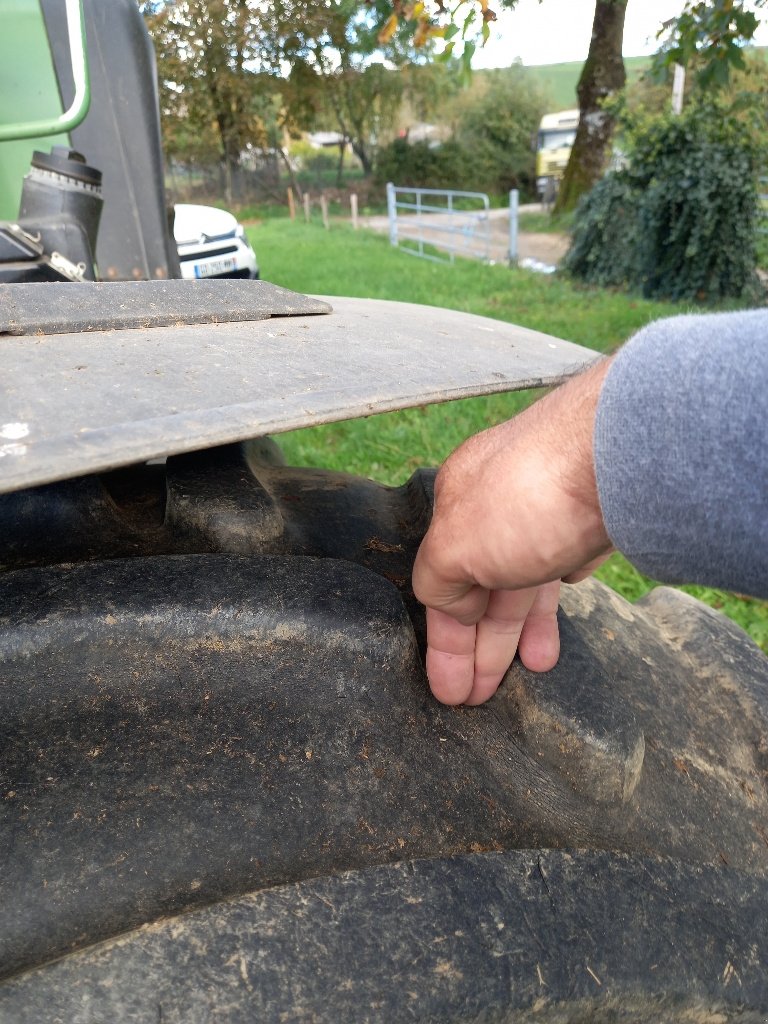 Traktor van het type Fendt 413 VARIO, Gebrauchtmaschine in Saint-Affrique (Foto 8)
