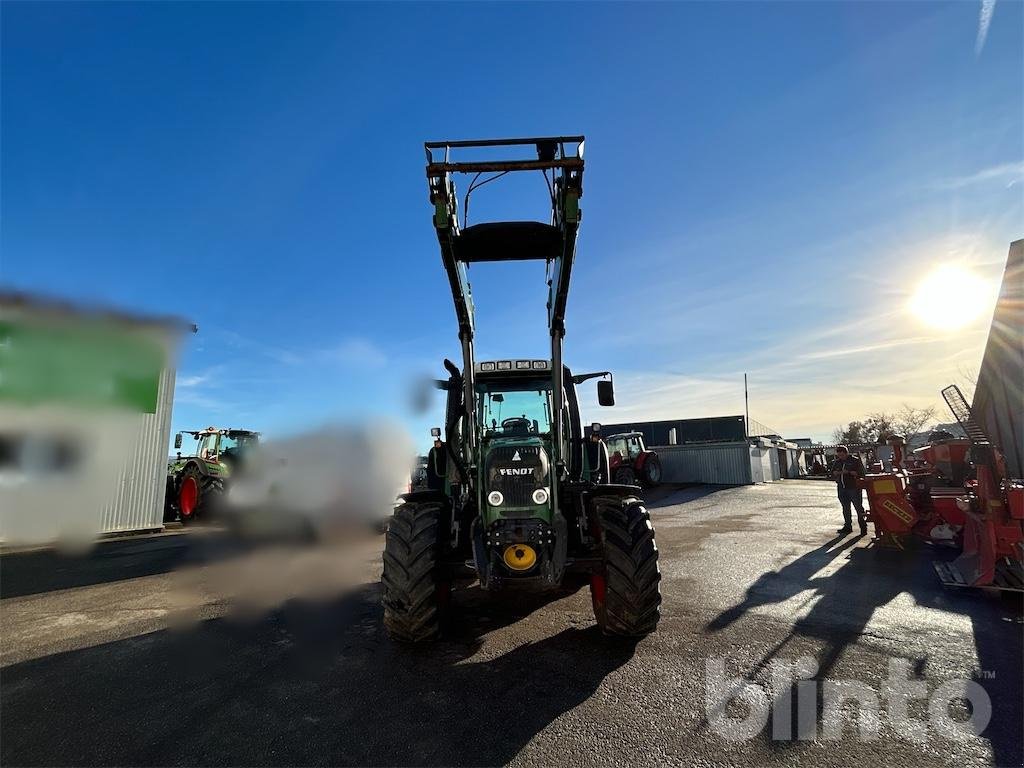 Traktor типа Fendt 415 Vario TMS com 32, Gebrauchtmaschine в Düsseldorf (Фотография 3)