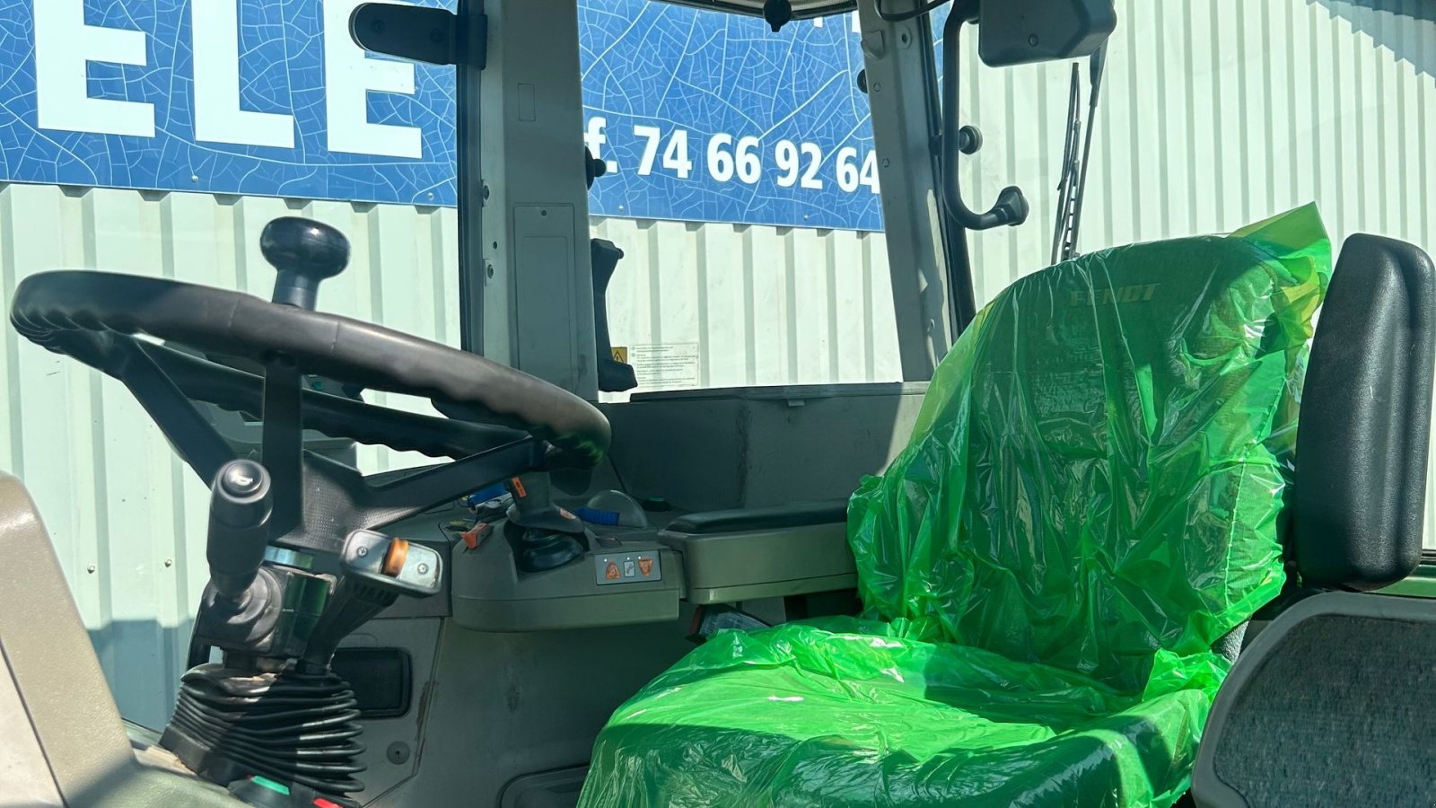 Traktor типа Fendt 415 VARIO TMS Med Fendt Frontlæsser 4x80, Gebrauchtmaschine в Rødekro (Фотография 11)