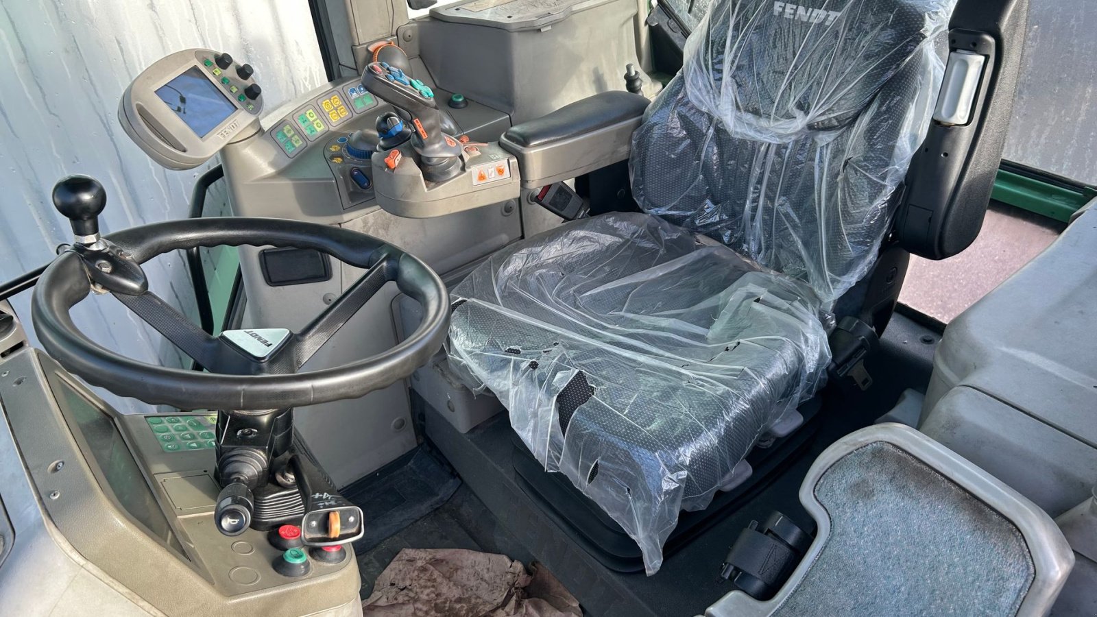 Traktor от тип Fendt 415 VARIO TMS Med Frontlæsser Trima +4.1, Gebrauchtmaschine в Rødekro (Снимка 12)