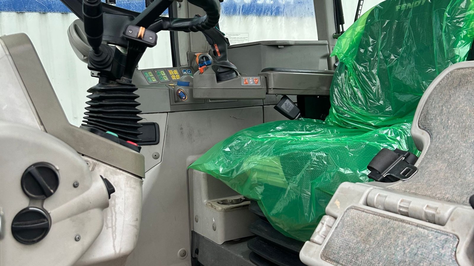 Traktor типа Fendt 415 VARIO TMS Med Trima Frontlæsser 4.1, Gebrauchtmaschine в Rødekro (Фотография 12)