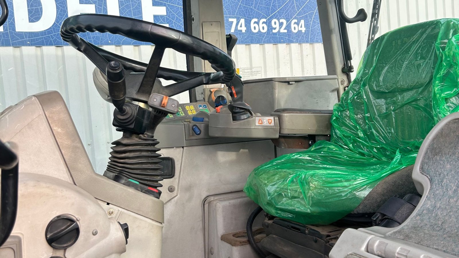 Traktor des Typs Fendt 415 VARIO TMS, Gebrauchtmaschine in Rødekro (Bild 12)