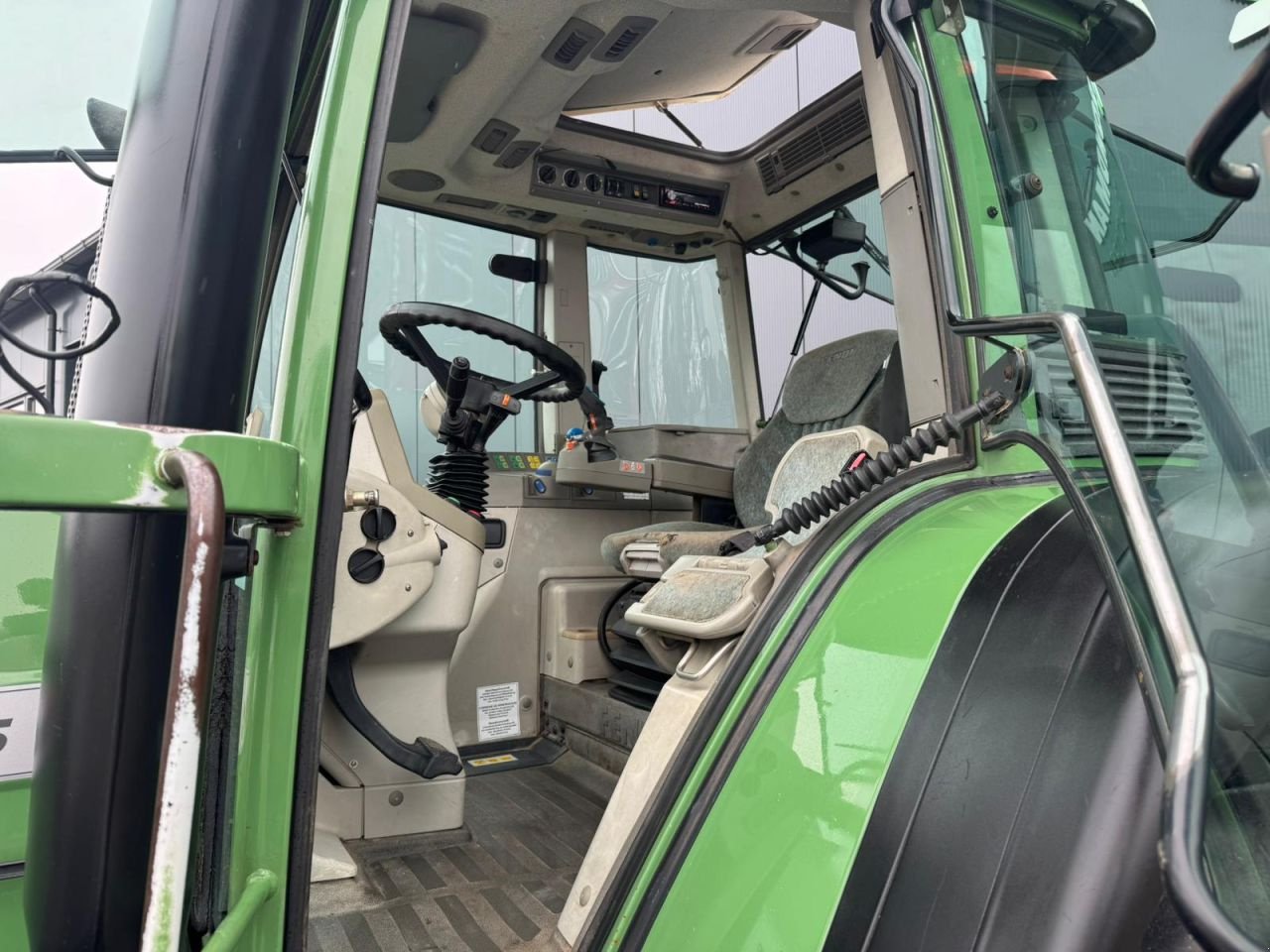 Traktor типа Fendt 415 Vario Tms, Gebrauchtmaschine в Daarle (Фотография 8)