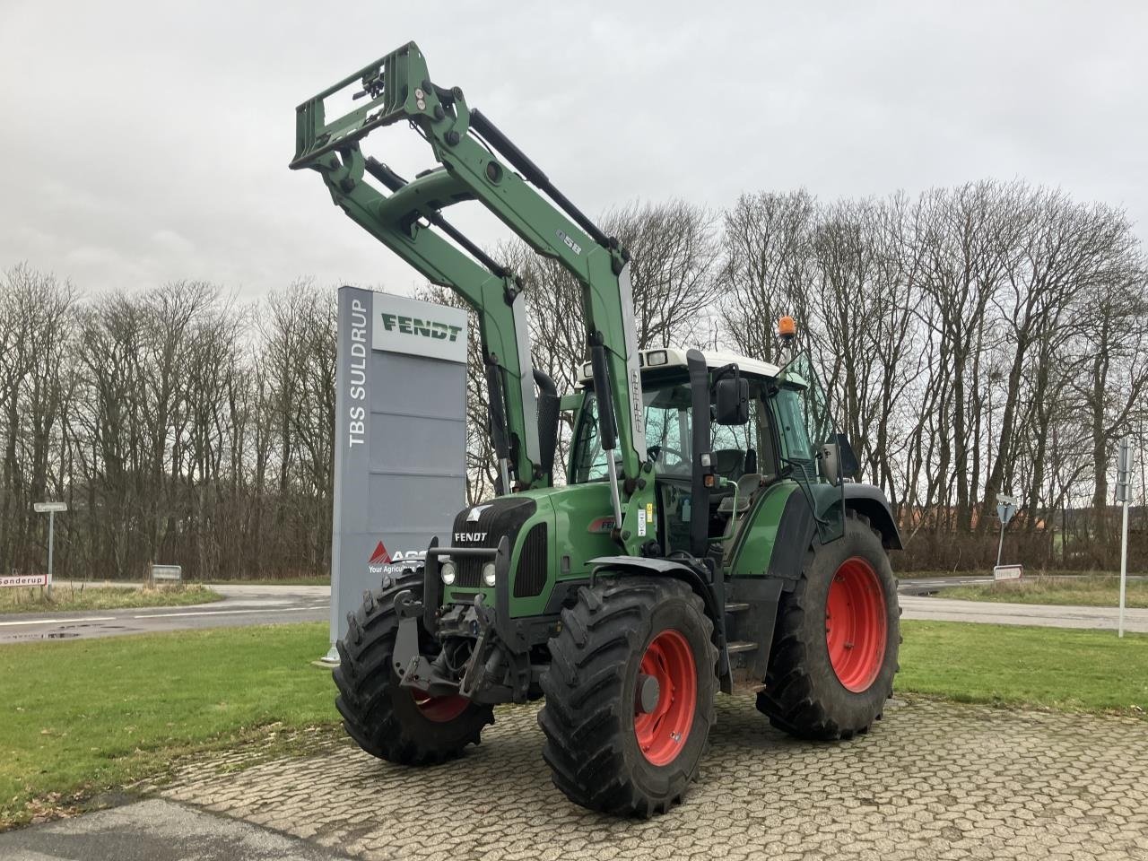 Traktor типа Fendt 415 VARIO TMS, Gebrauchtmaschine в Suldrup (Фотография 1)