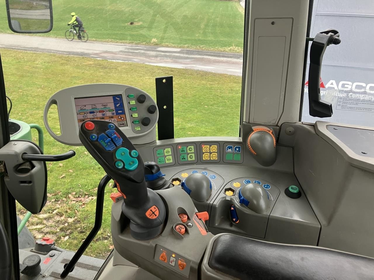 Traktor типа Fendt 415 VARIO TMS, Gebrauchtmaschine в Suldrup (Фотография 8)