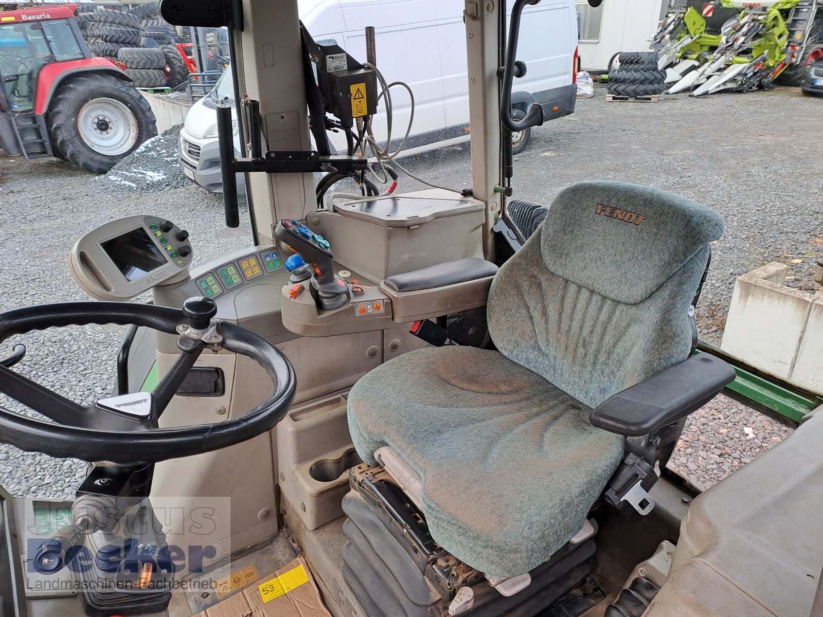 Traktor of the type Fendt 415 Vario TMS, Gebrauchtmaschine in Weimar-Niederwalgern (Picture 4)