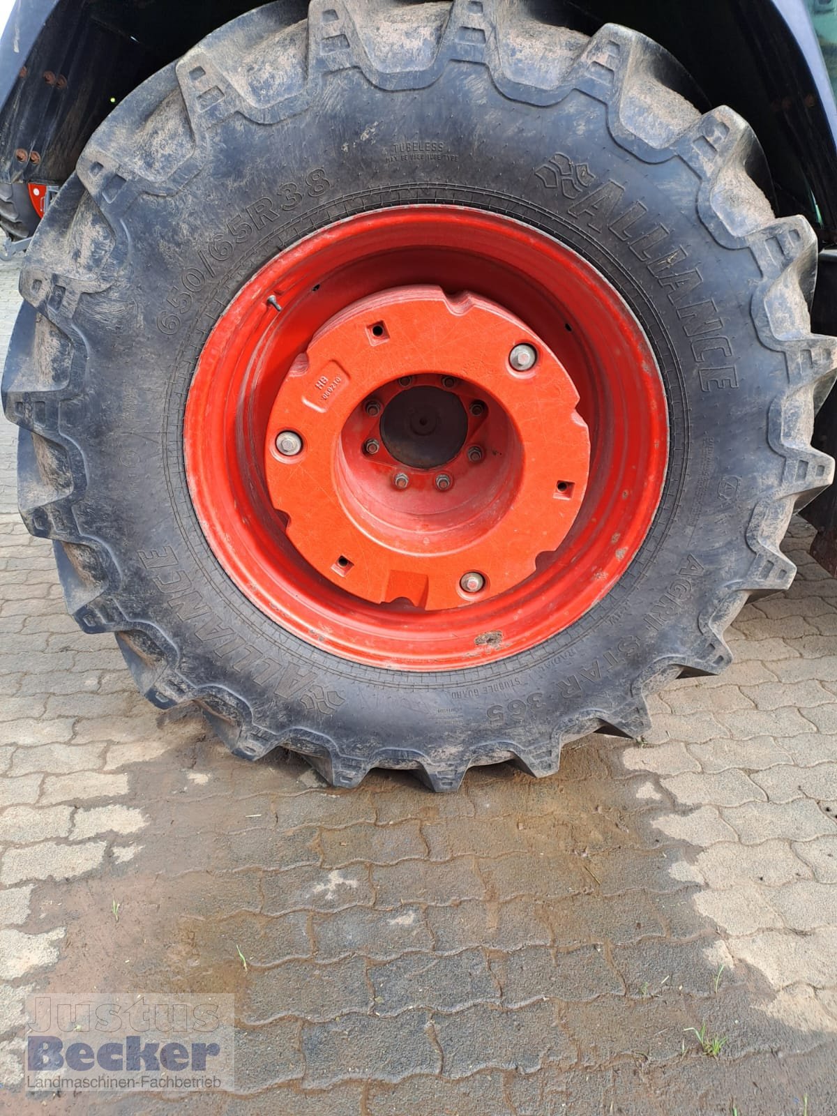 Traktor of the type Fendt 415 Vario TMS, Gebrauchtmaschine in Weimar-Niederwalgern (Picture 12)