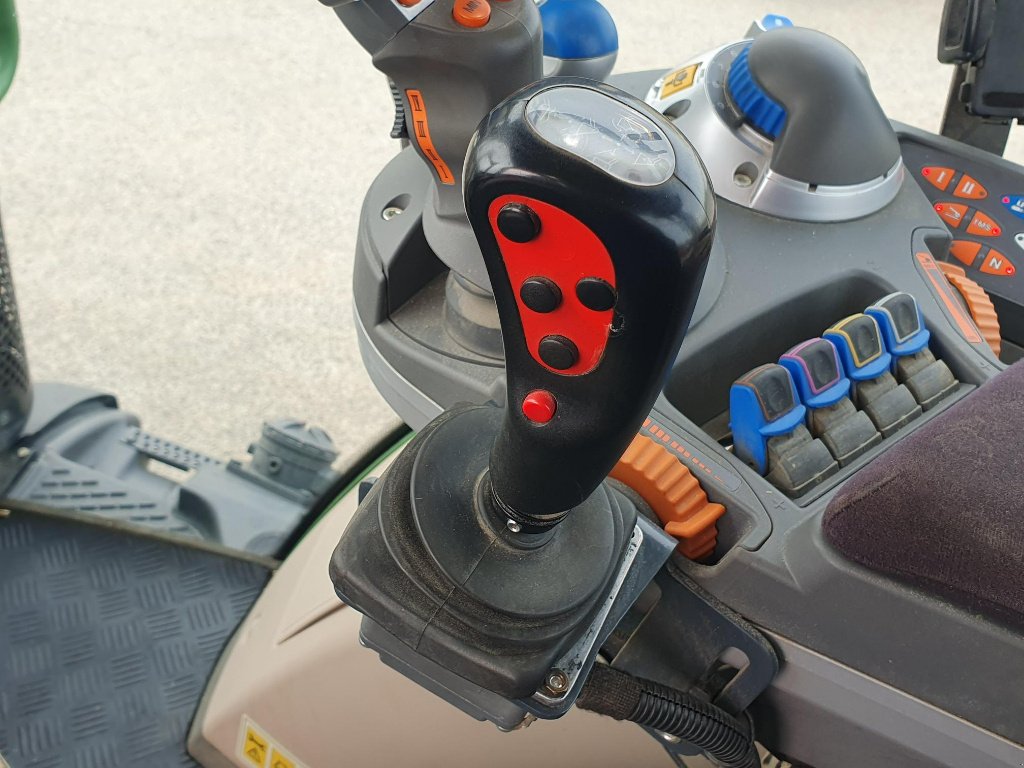 Traktor Türe ait Fendt 512 VARIO PROFI, Gebrauchtmaschine içinde BRECEY (resim 8)