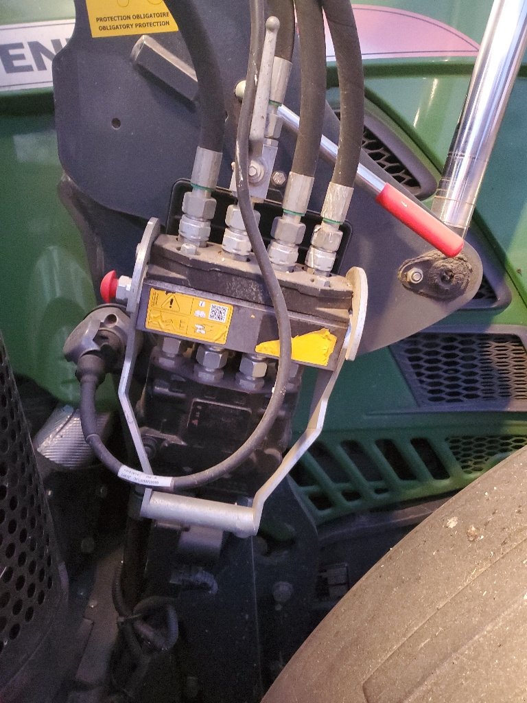 Traktor Türe ait Fendt 512 VARIO PROFI, Gebrauchtmaschine içinde BRECEY (resim 7)