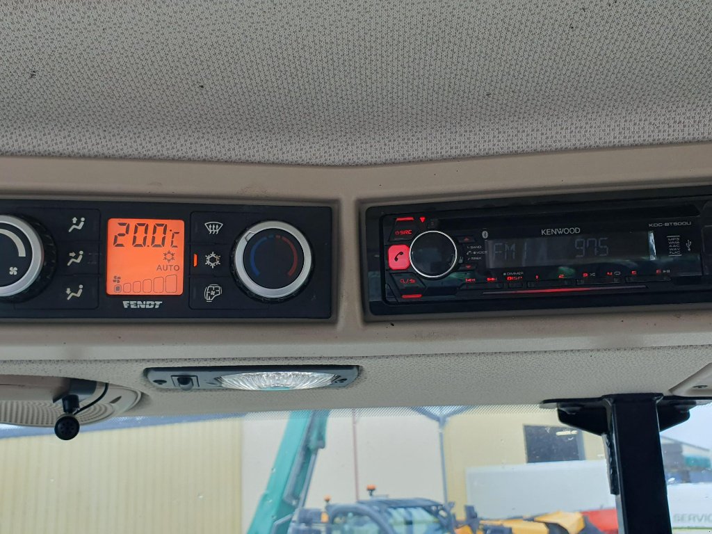 Traktor Türe ait Fendt 512 VARIO PROFI, Gebrauchtmaschine içinde BRECEY (resim 9)