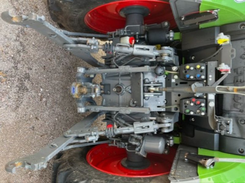 Traktor des Typs Fendt 513 POWER, Gebrauchtmaschine in UZEMAIN (Bild 3)