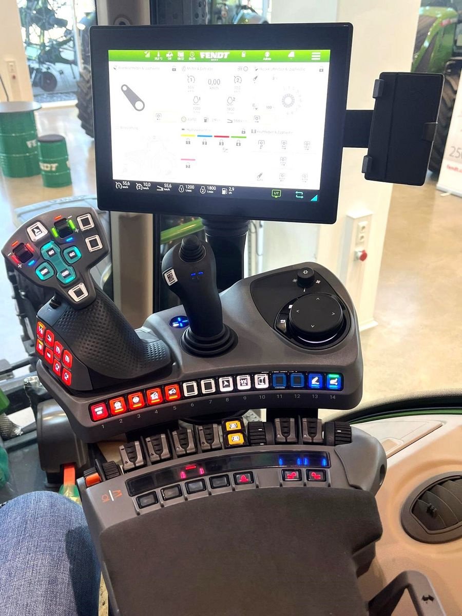 Traktor des Typs Fendt 513 Vario Profi+ FendtONE, Neumaschine in Wallern (Bild 5)