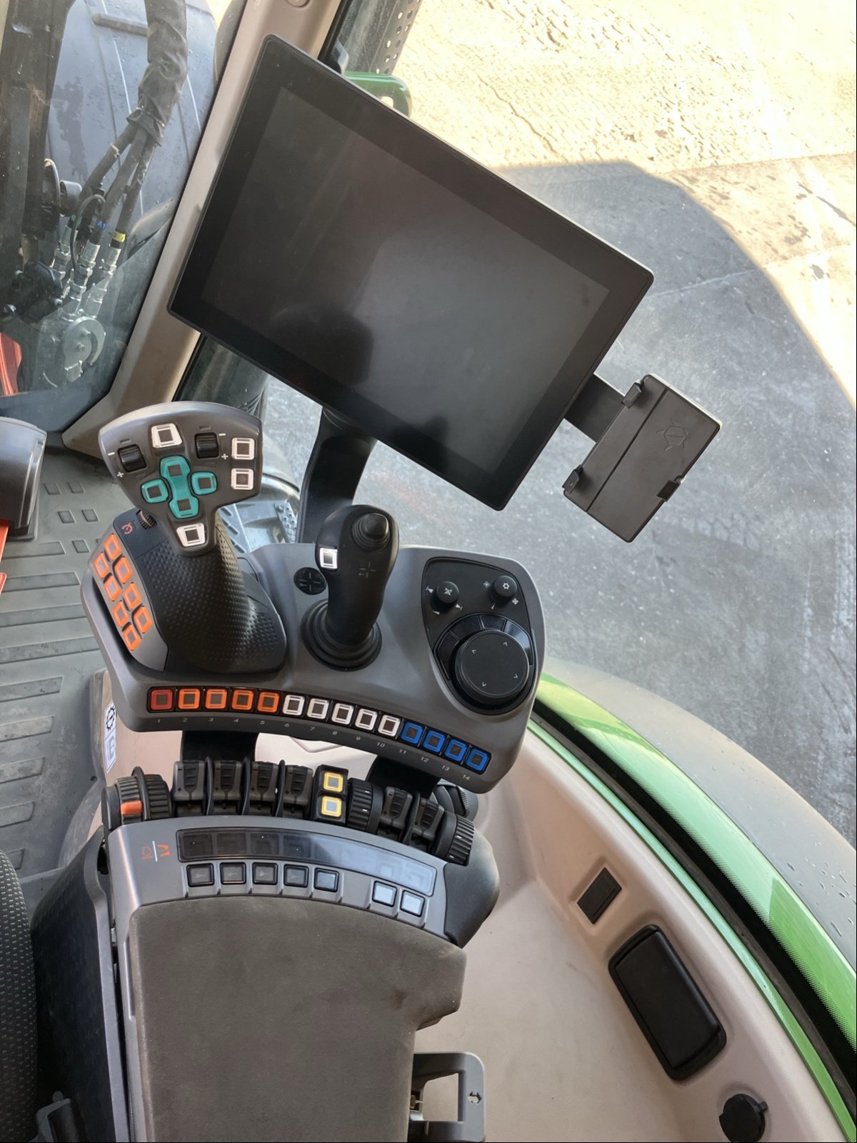 Traktor des Typs Fendt 514 Vario Gen3 Profi+ Setting2, Gebrauchtmaschine in Hillerse (Bild 11)