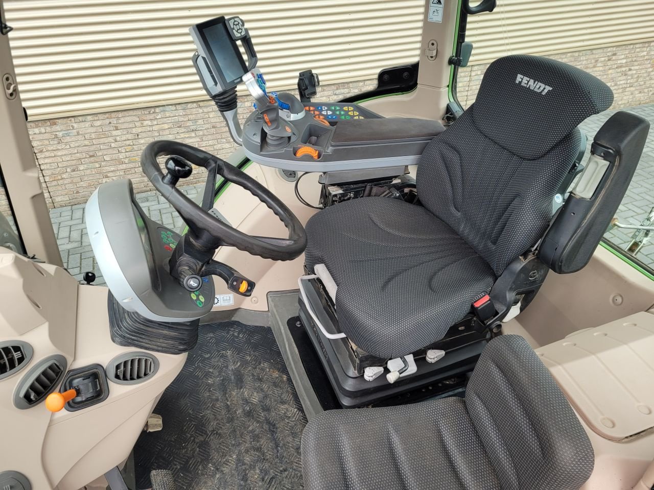 Traktor des Typs Fendt 514 vario s4 power plus 512/516, Gebrauchtmaschine in Houten (Bild 4)