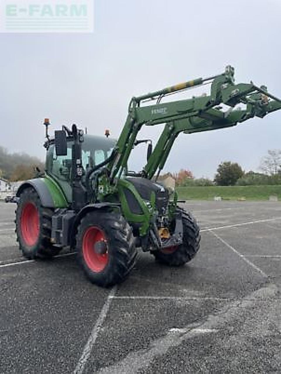 Traktor des Typs Fendt 516 profi plus, Gebrauchtmaschine in MONFERRAN (Bild 2)