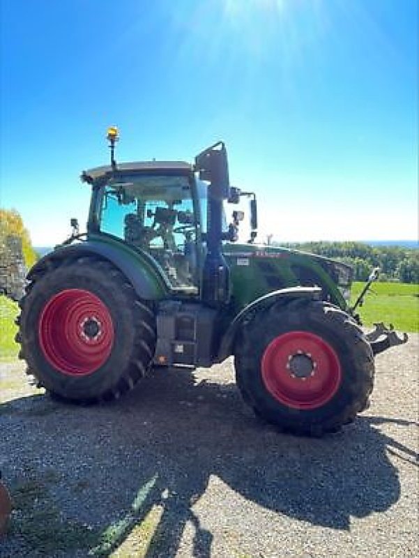 Traktor типа Fendt 516 PROFI PLUS, Gebrauchtmaschine в PEYROLE (Фотография 2)