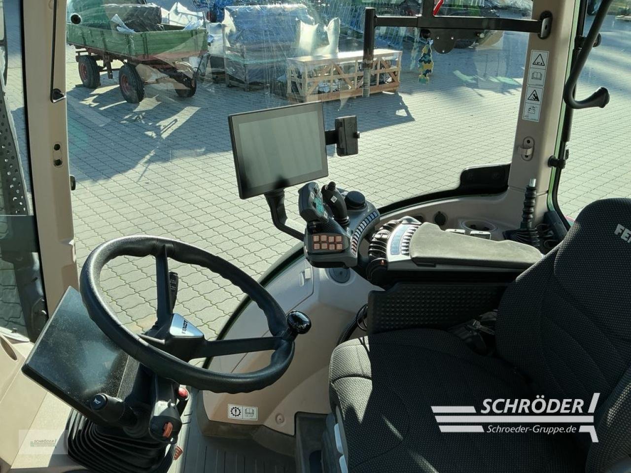 Traktor от тип Fendt 516 VARIO GEN3 PROFI PLUS, Gebrauchtmaschine в Hemmoor (Снимка 15)