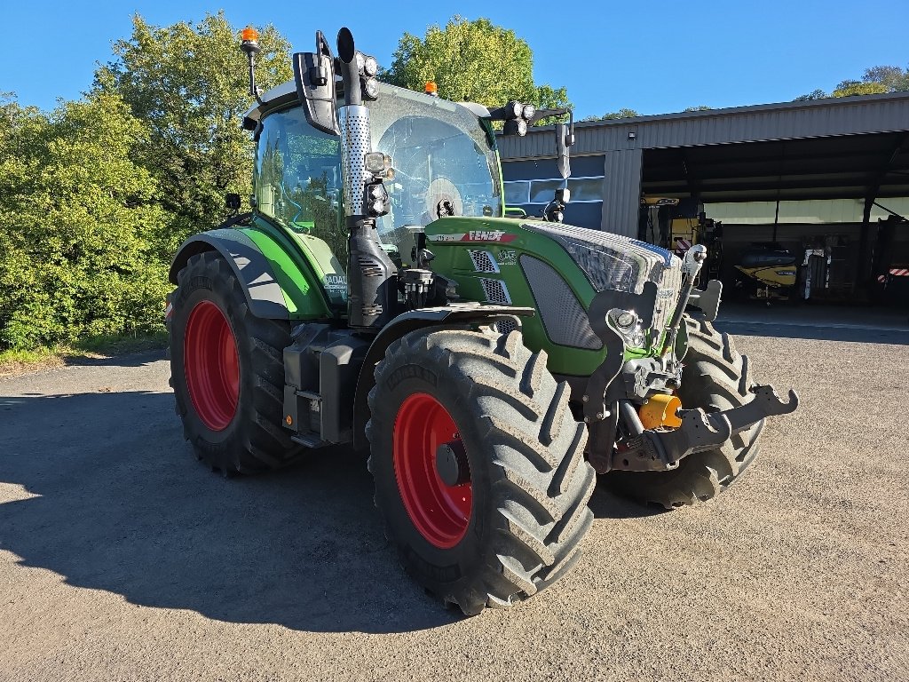 Traktor типа Fendt 516 VARIO POWER +, Gebrauchtmaschine в Calmont (Фотография 2)