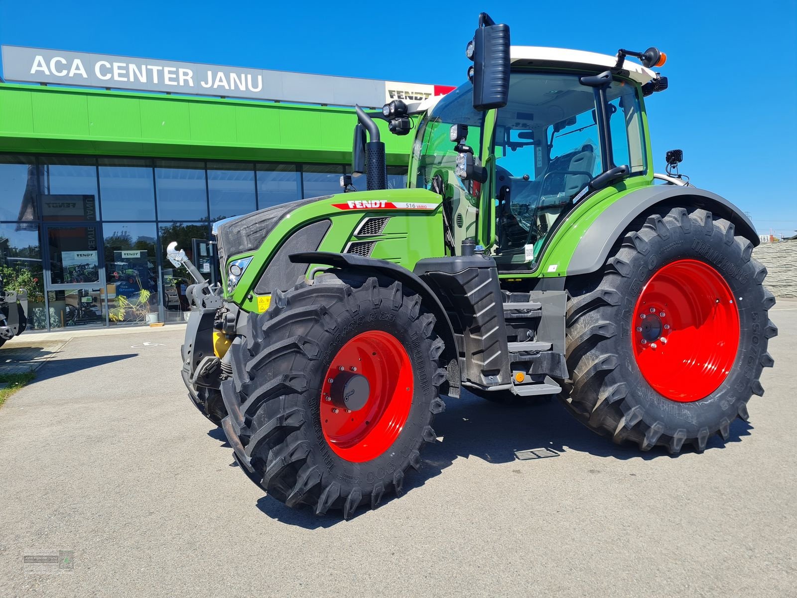Traktor des Typs Fendt 516 Vario Profi+ FendtONE, Neumaschine in Gerasdorf (Bild 1)