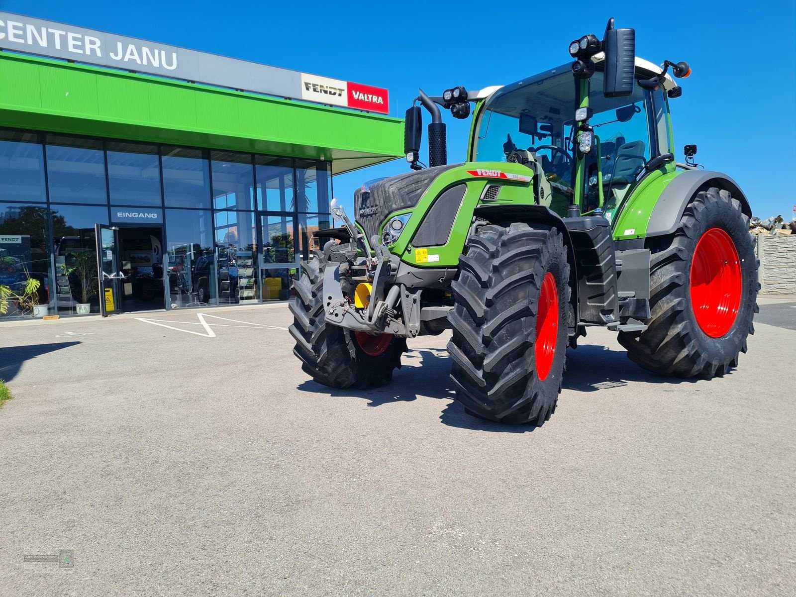 Traktor des Typs Fendt 516 Vario Profi+ FendtONE, Neumaschine in Gerasdorf (Bild 3)