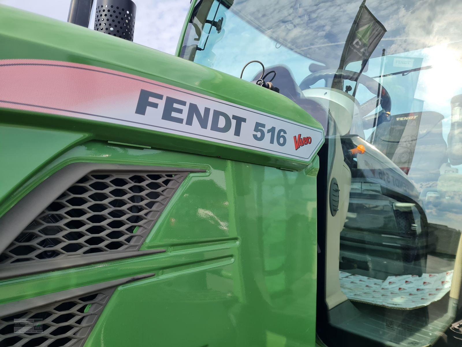 Traktor of the type Fendt 516 Vario ProfiPlus, Gebrauchtmaschine in Gerasdorf (Picture 4)