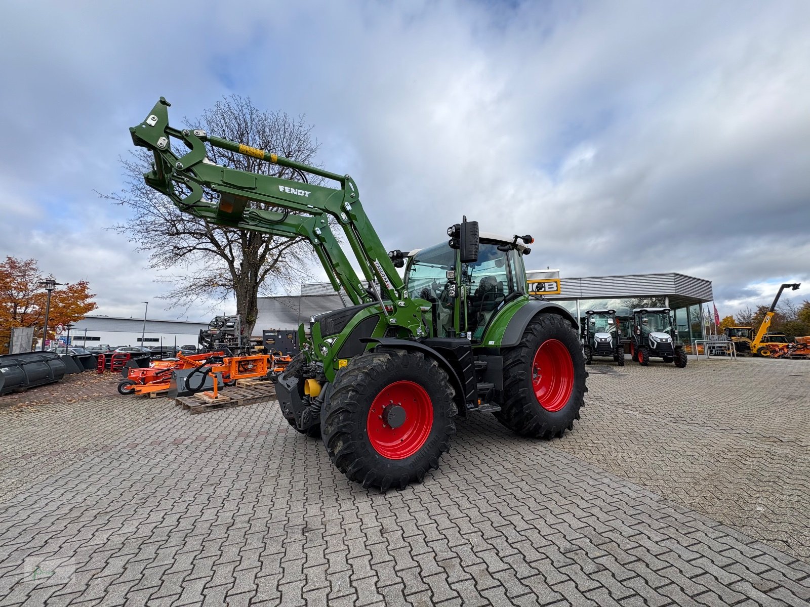 Traktor of the type Fendt 516 Vario ProfiPlus, Mietmaschine in Bad Kötzting (Picture 1)