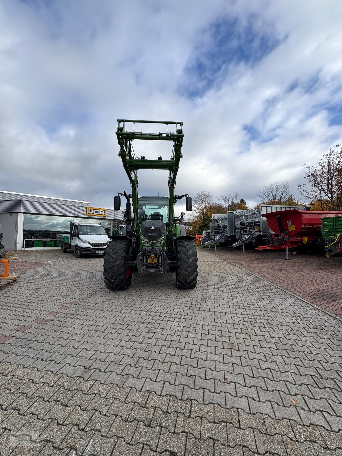 Traktor of the type Fendt 516 Vario ProfiPlus, Mietmaschine in Bad Kötzting (Picture 4)