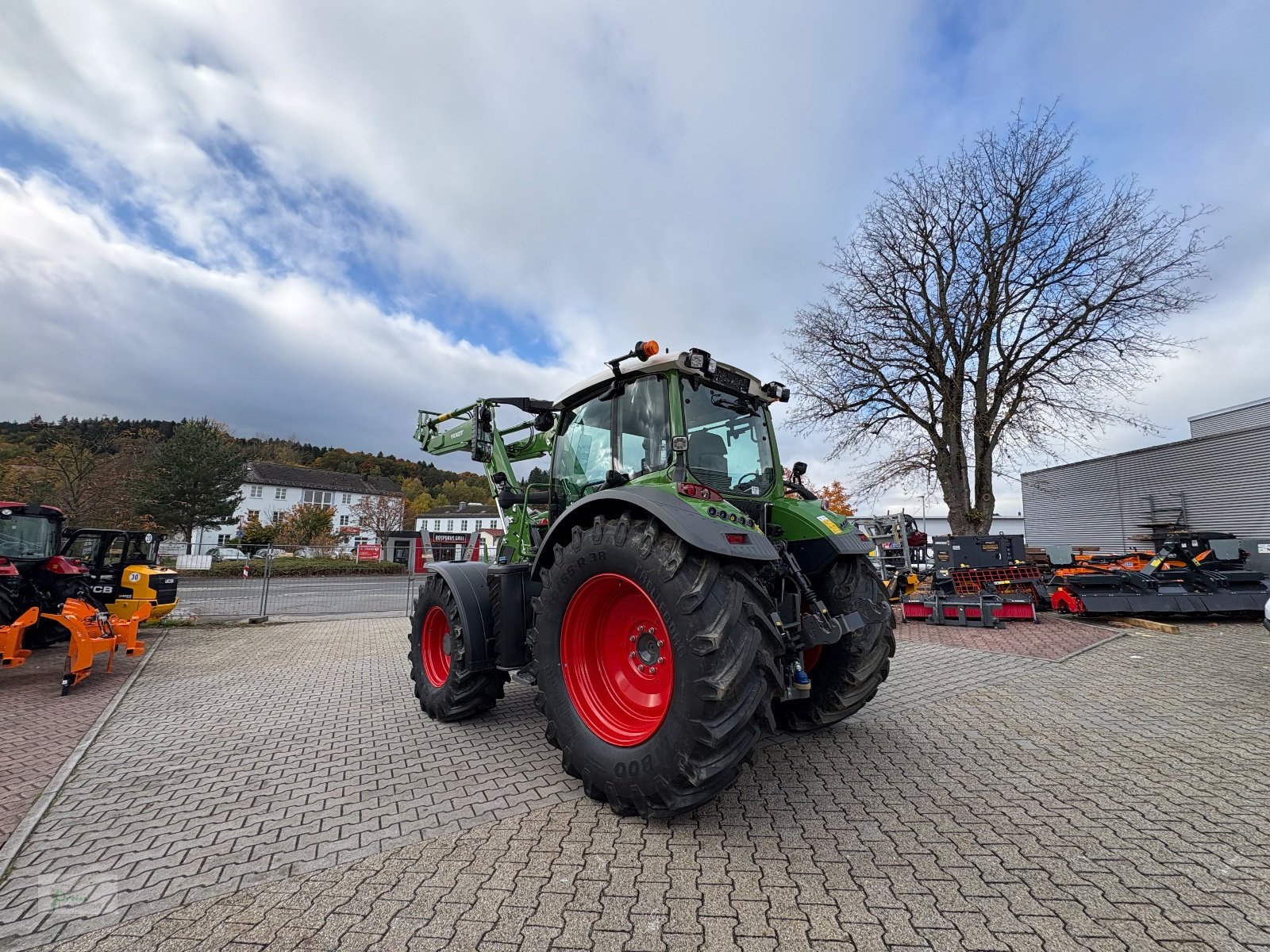 Traktor of the type Fendt 516 Vario ProfiPlus, Mietmaschine in Bad Kötzting (Picture 7)