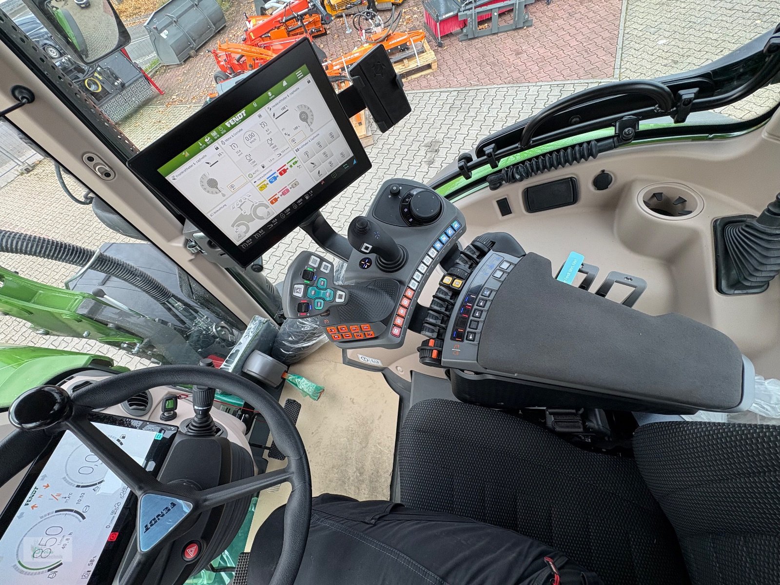 Traktor of the type Fendt 516 Vario ProfiPlus, Mietmaschine in Bad Kötzting (Picture 9)